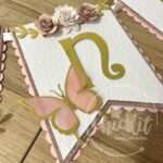 grinalda parabéns com flores