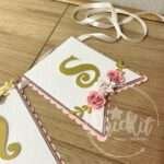 grinalda parabéns com flores