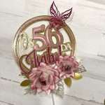 Topo de Bolo Elegante com Flores de Papel - Image 2