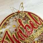 Topo de Bolo Shaker Elegante com Flores de Papel - Image 4